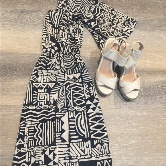 Kaitlyn Black and White Patterned Dress Size S - Picture 2 of 3